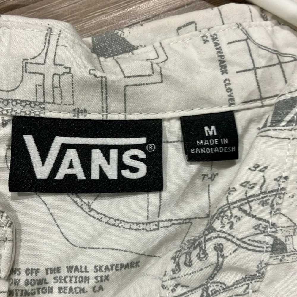 Vans Men’s Button Down Shirt - Picture 2 of 7
